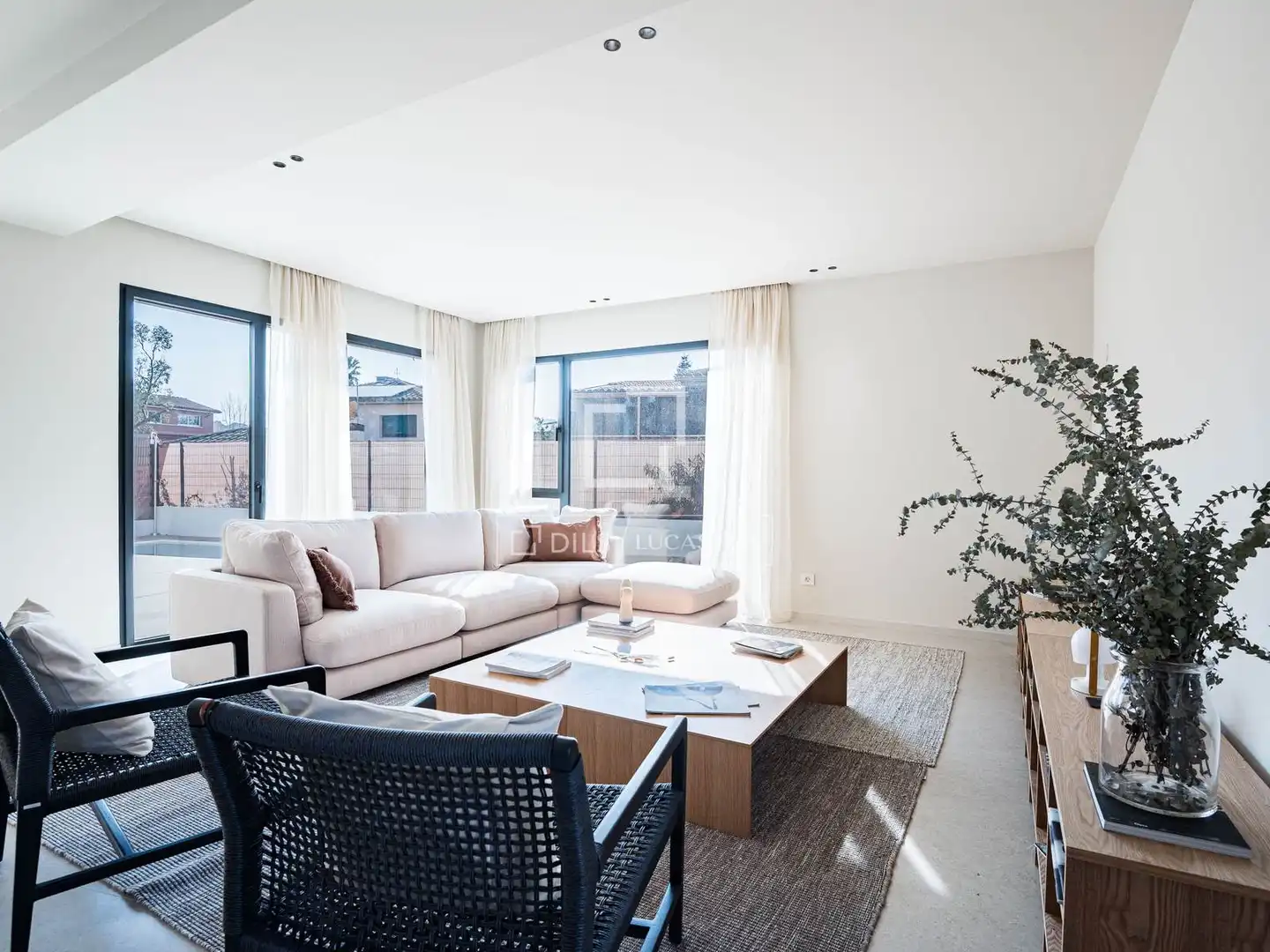 Sala d'estar de Casa o xalet en venda en Sant Cugat del Vallès amb Aire condicionat, Calefacció i Jardí privat