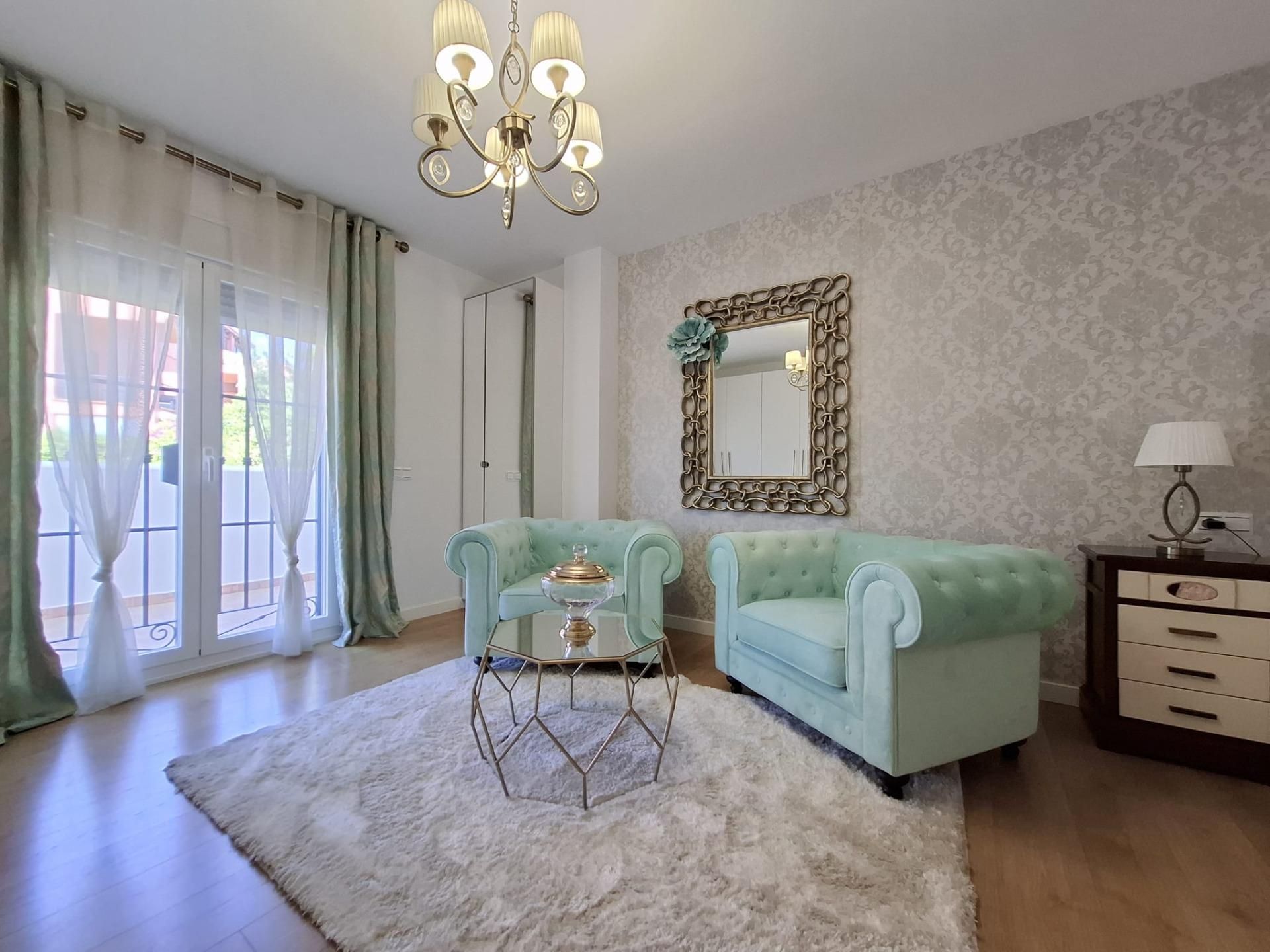 Living room of Single-family semi-detached for sale in Marbella  with Air Conditioner, Heating and Parquet flooring