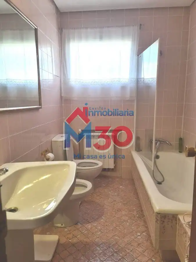 Baño de Piso en venta en Miranda de Ebro con Calefacción, Parquet y Terraza