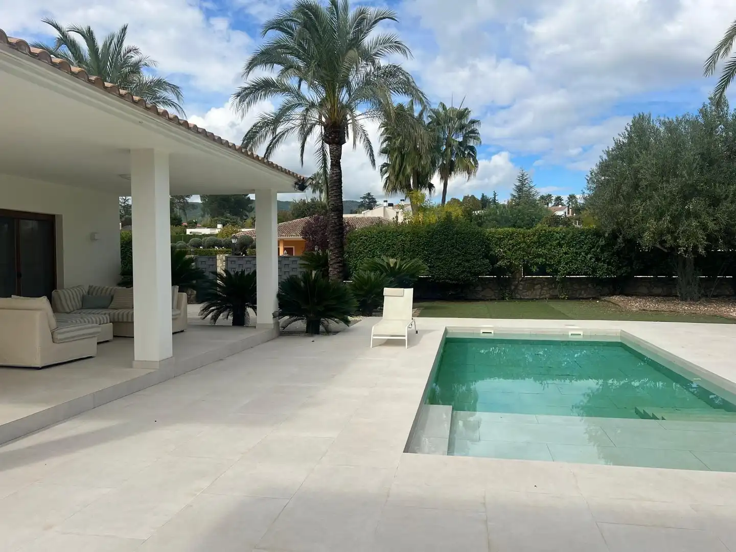 Exterior view of Houses for sale in El Pilar 