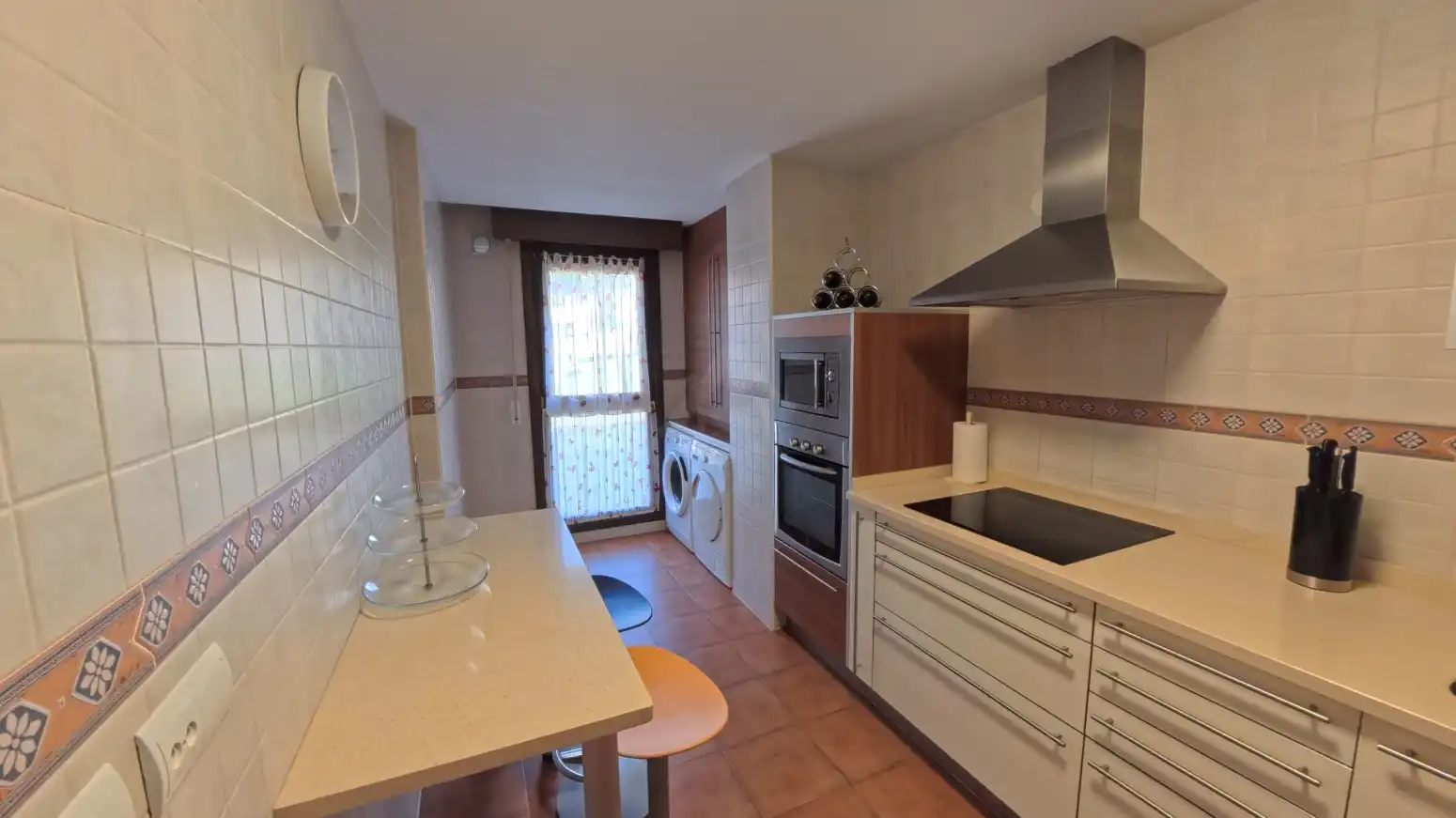 Cocina de Piso en venta en Sojuela con Calefacción, Jardín privado y Parquet