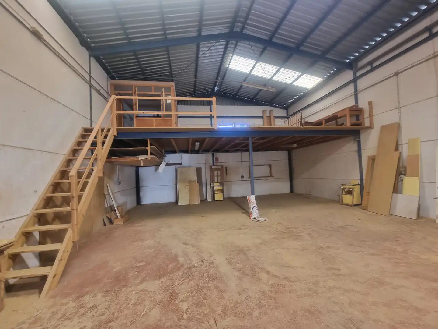 Industrial buildings for sale in Alhama de Almería