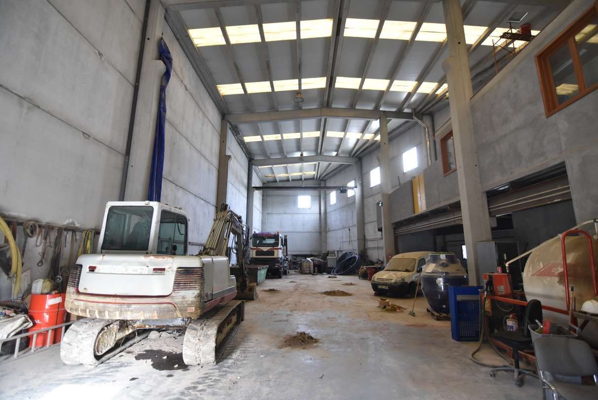 Nau industrial en venda en Etxebarria 