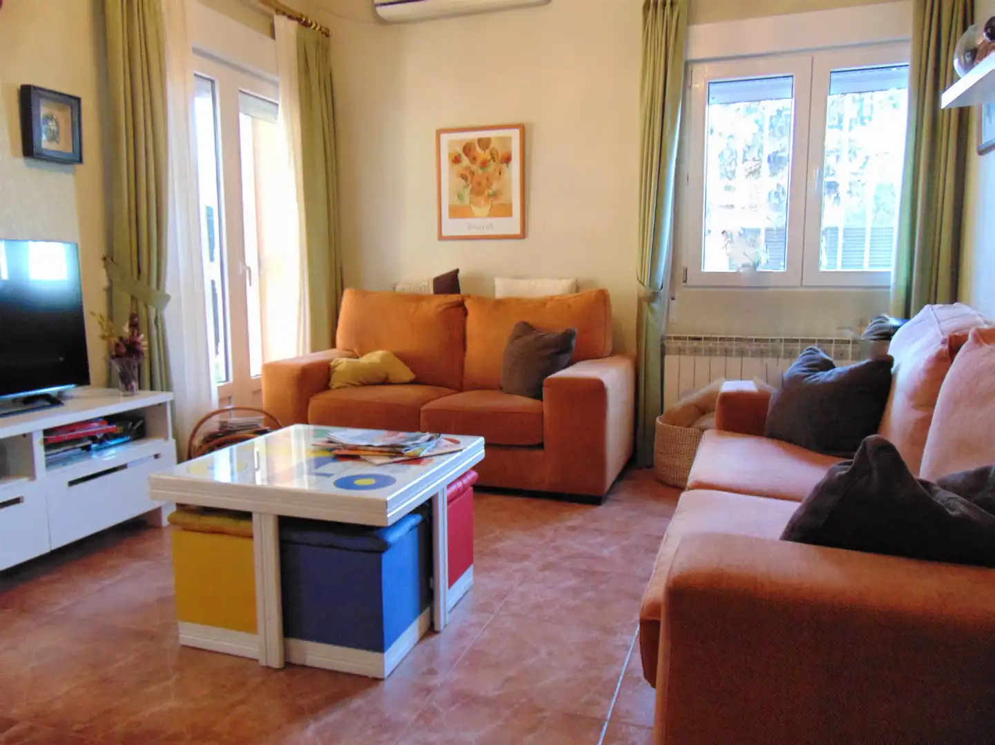 Sala de estar de Casa o chalet en venta en Colmenar Viejo con Aire acondicionado, Calefacción y Jardín privado