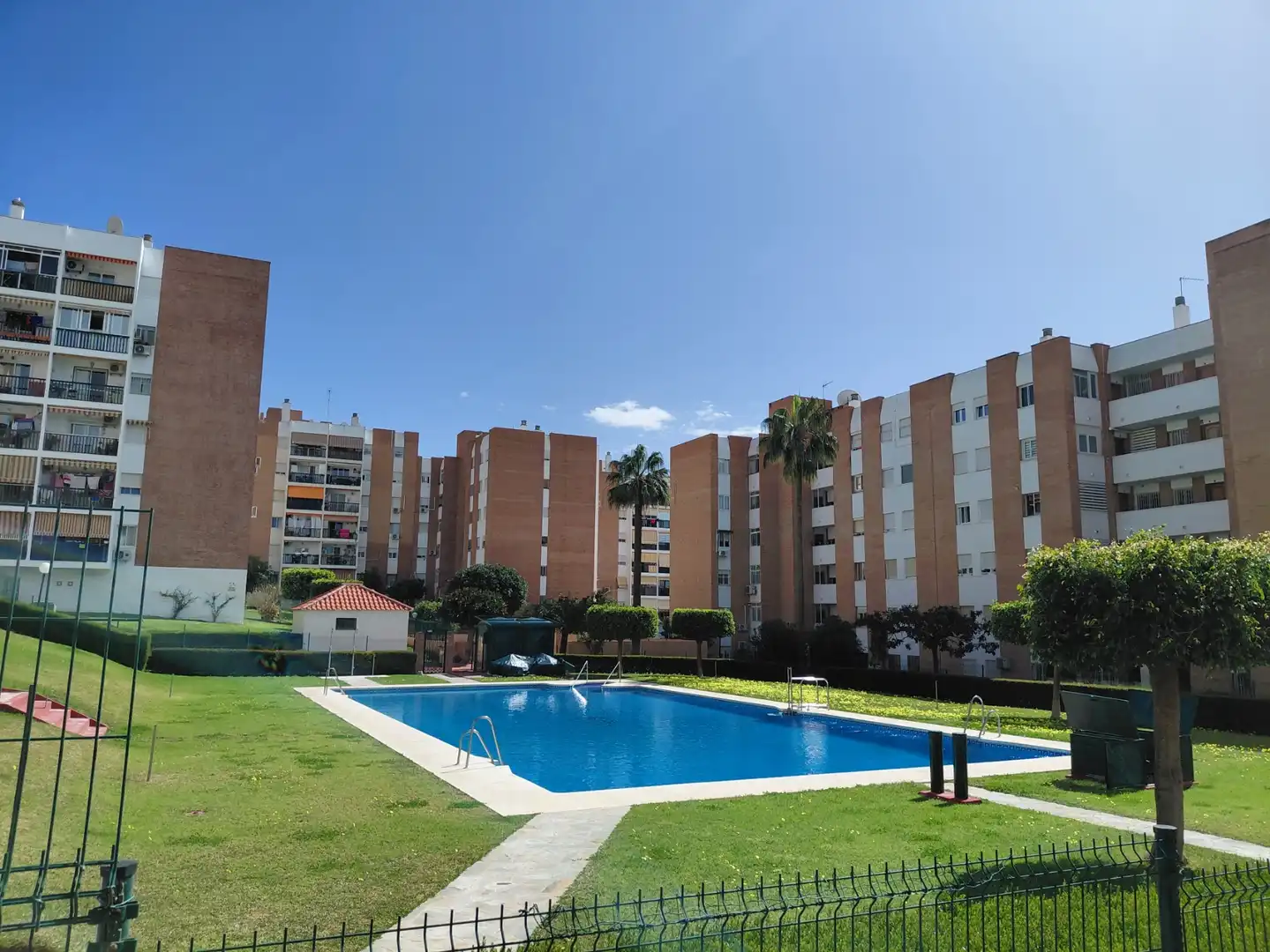 Piscina de Piso en venta en Benalmádena con Aire acondicionado, Trastero y Horno