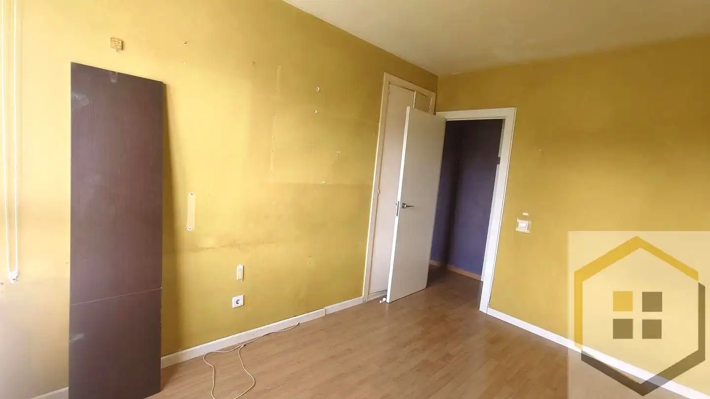Bedroom of Flat for sale in Madrid  with Heating, Internet and Community pool
