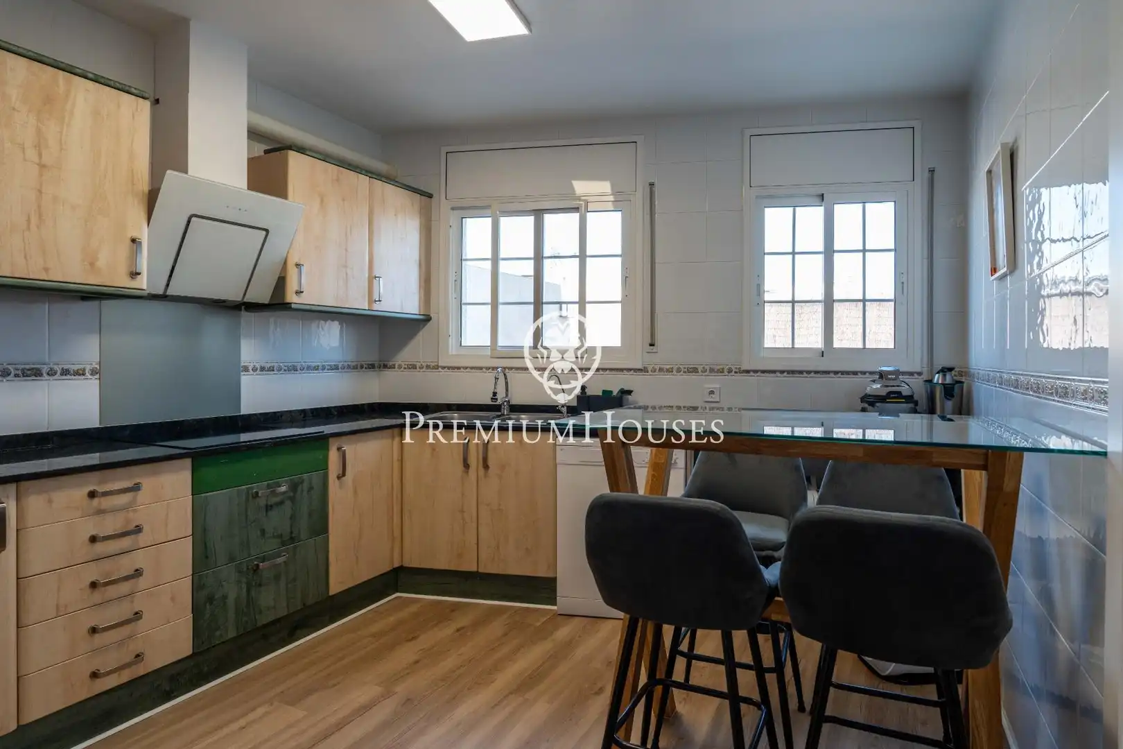 Kitchen of Detached homes for sale in Vilanova i la Geltrú  with Air Conditioner, Heating and Storage room