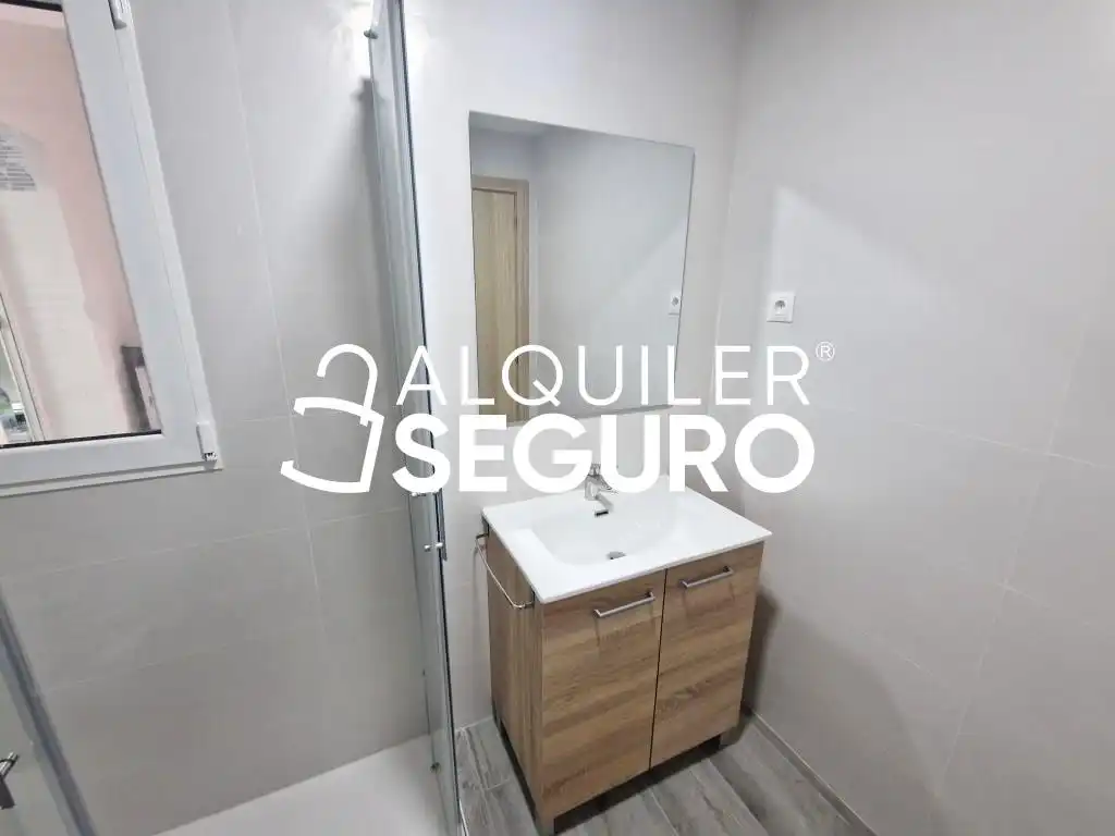 Bathroom of Flat for rent in Fuenlabrada  with Heating and Terrace
