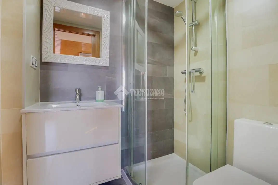 Bathroom of Flat for sale in Ripollet  with Air Conditioner, Terrace and Balcony