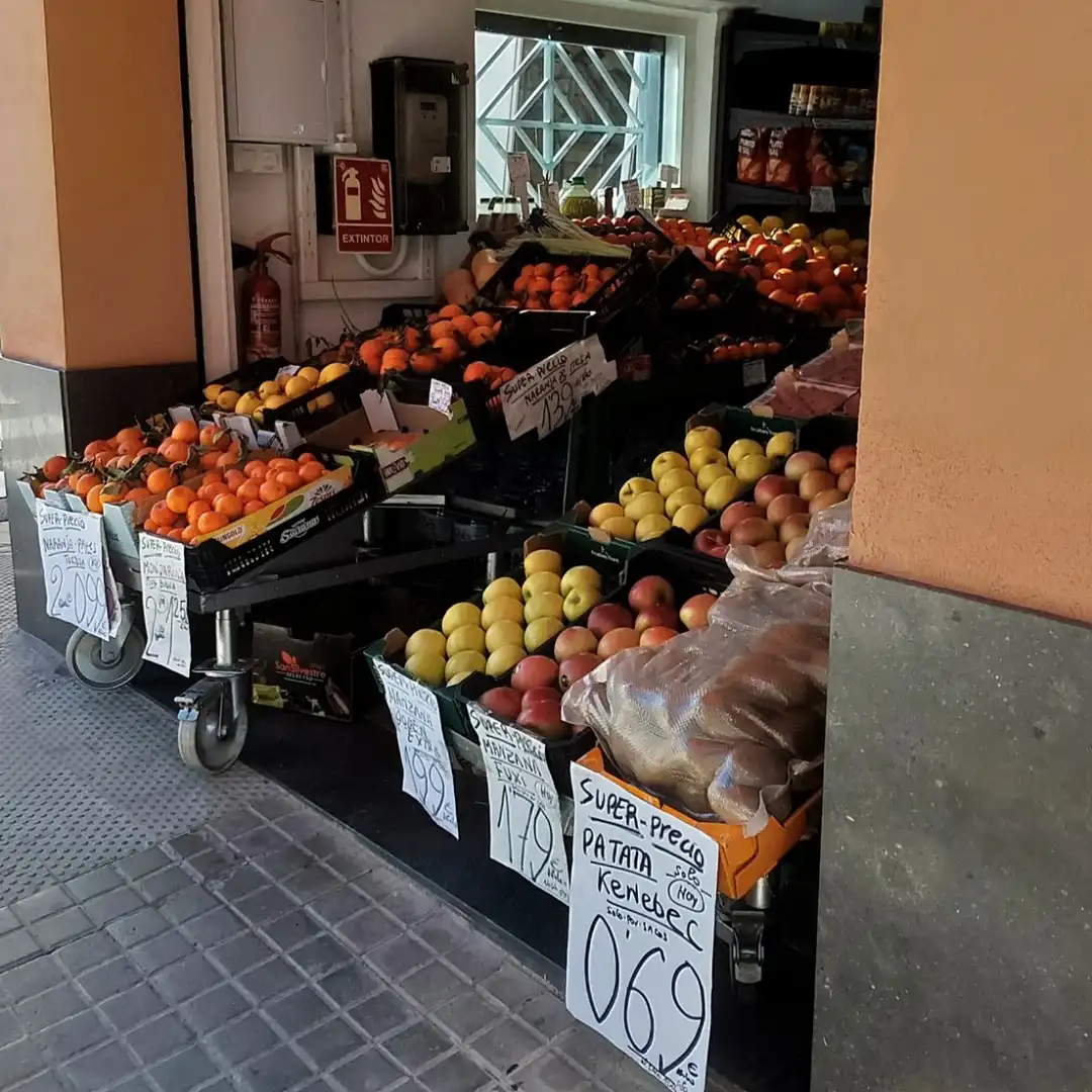 Vista exterior de Local en traspaso en Sabadell con Aire acondicionado, Amueblado y Alarma
