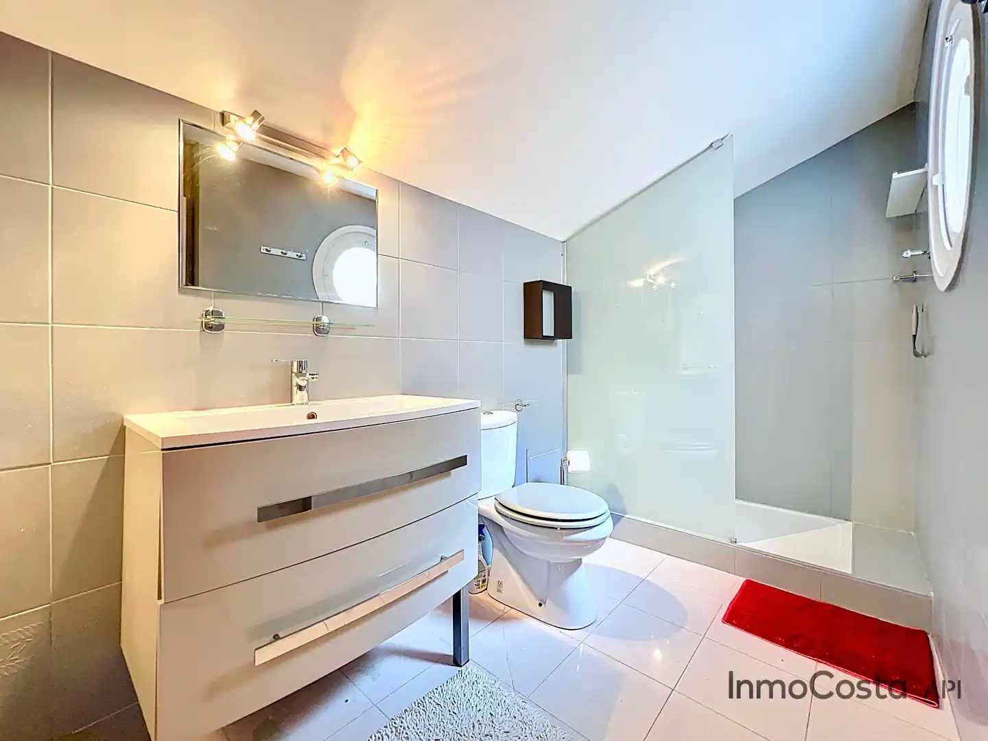 Bany de Apartament en venda en Palamós amb Terrassa, Traster i Moblat