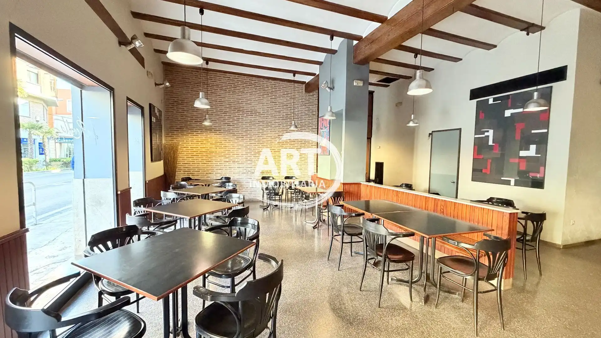 Premises for transfer in Bétera  with Air Conditioner