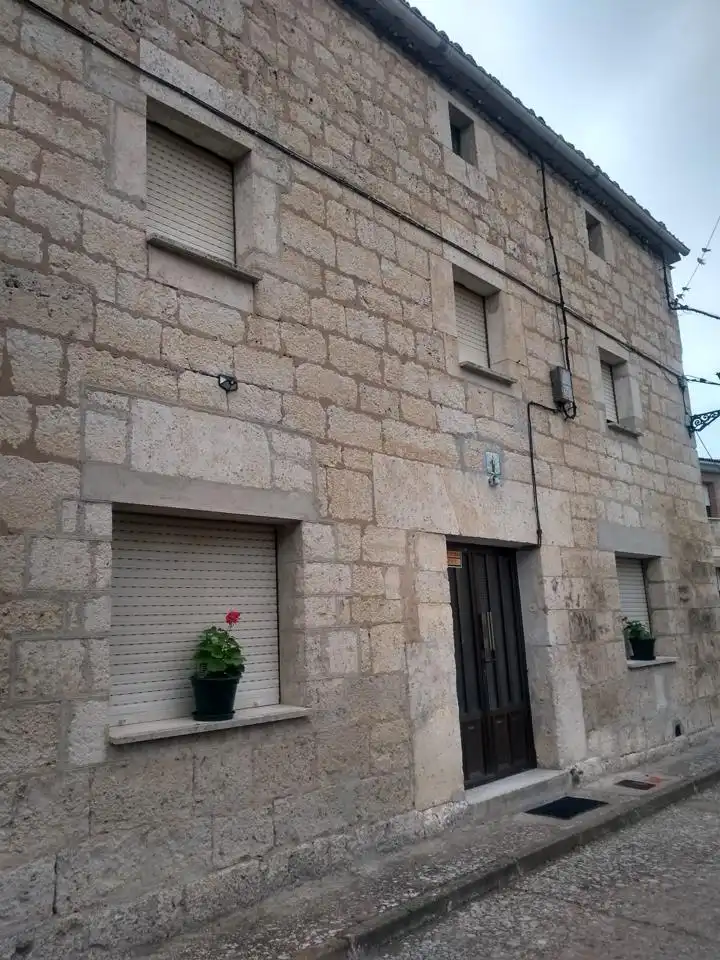 Vista exterior de Casa o xalet en venda en Susinos del Páramo amb Calefacció i Terrassa