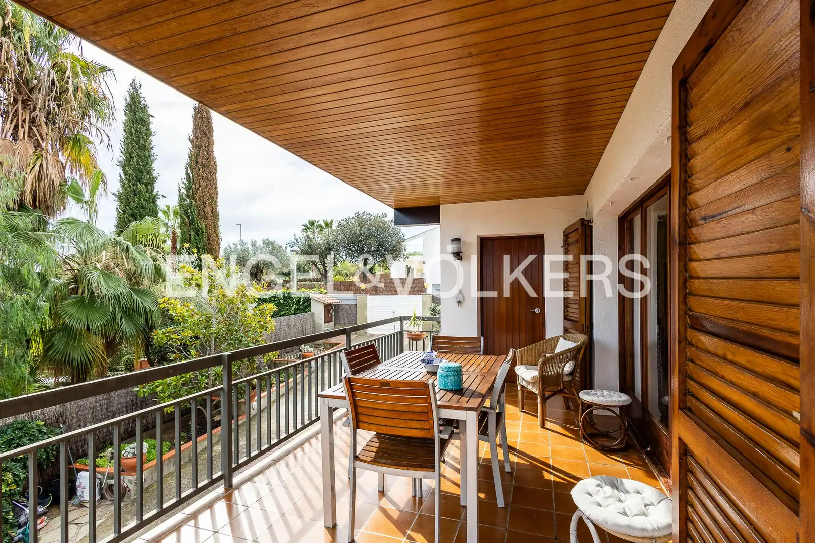 Terraza de Casa o chalet en venta en Vilanova i la Geltrú con Aire acondicionado, Calefacción y Jardín privado