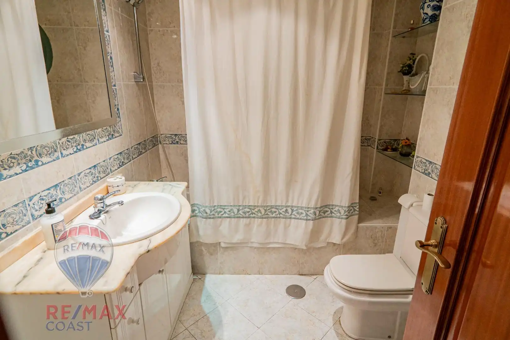 Baño de Casa o chalet en venta en Torrox con Aire acondicionado, Calefacción y Jardín privado
