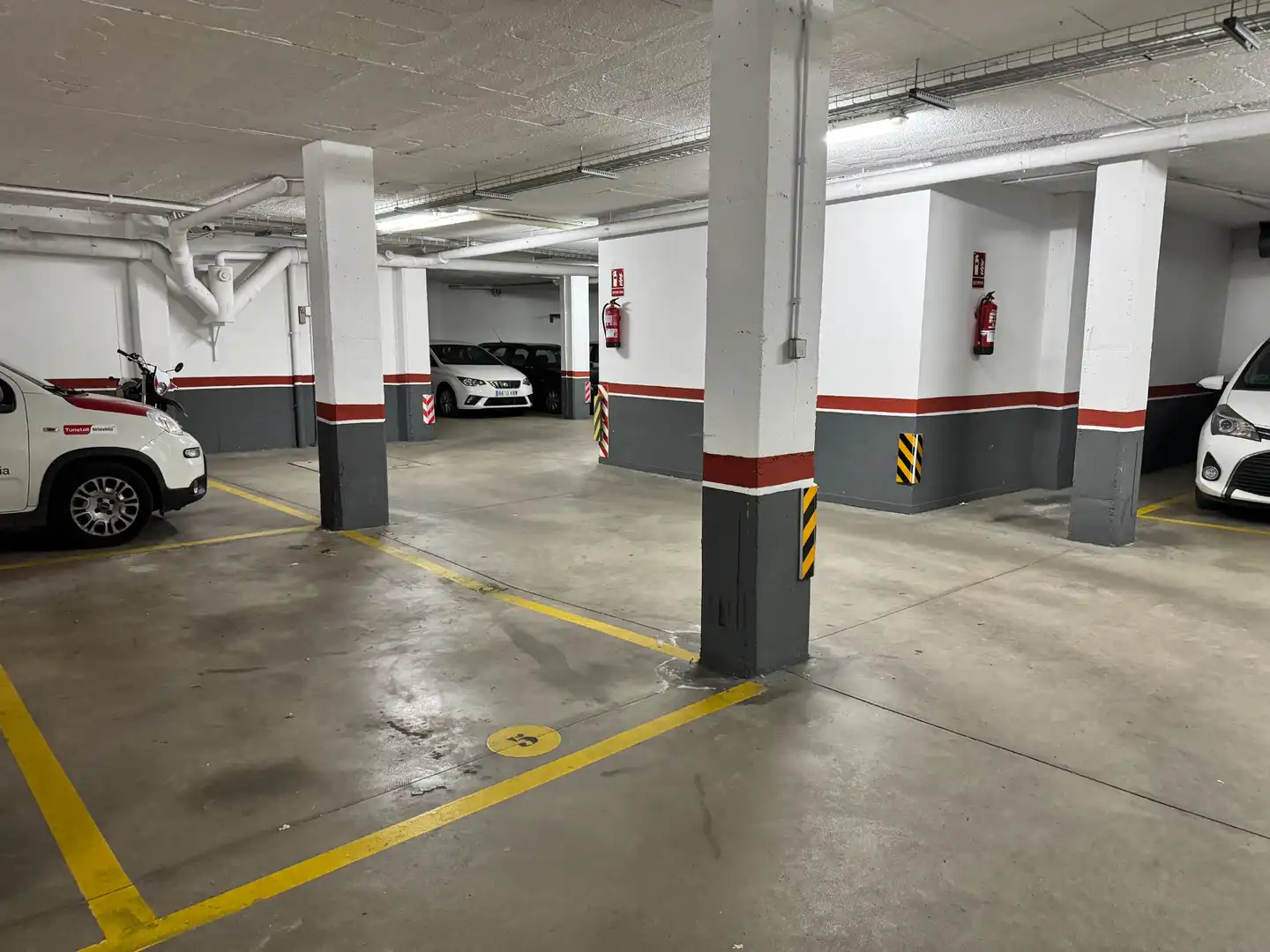 Parkplatz von Garage zur Miete in Girona