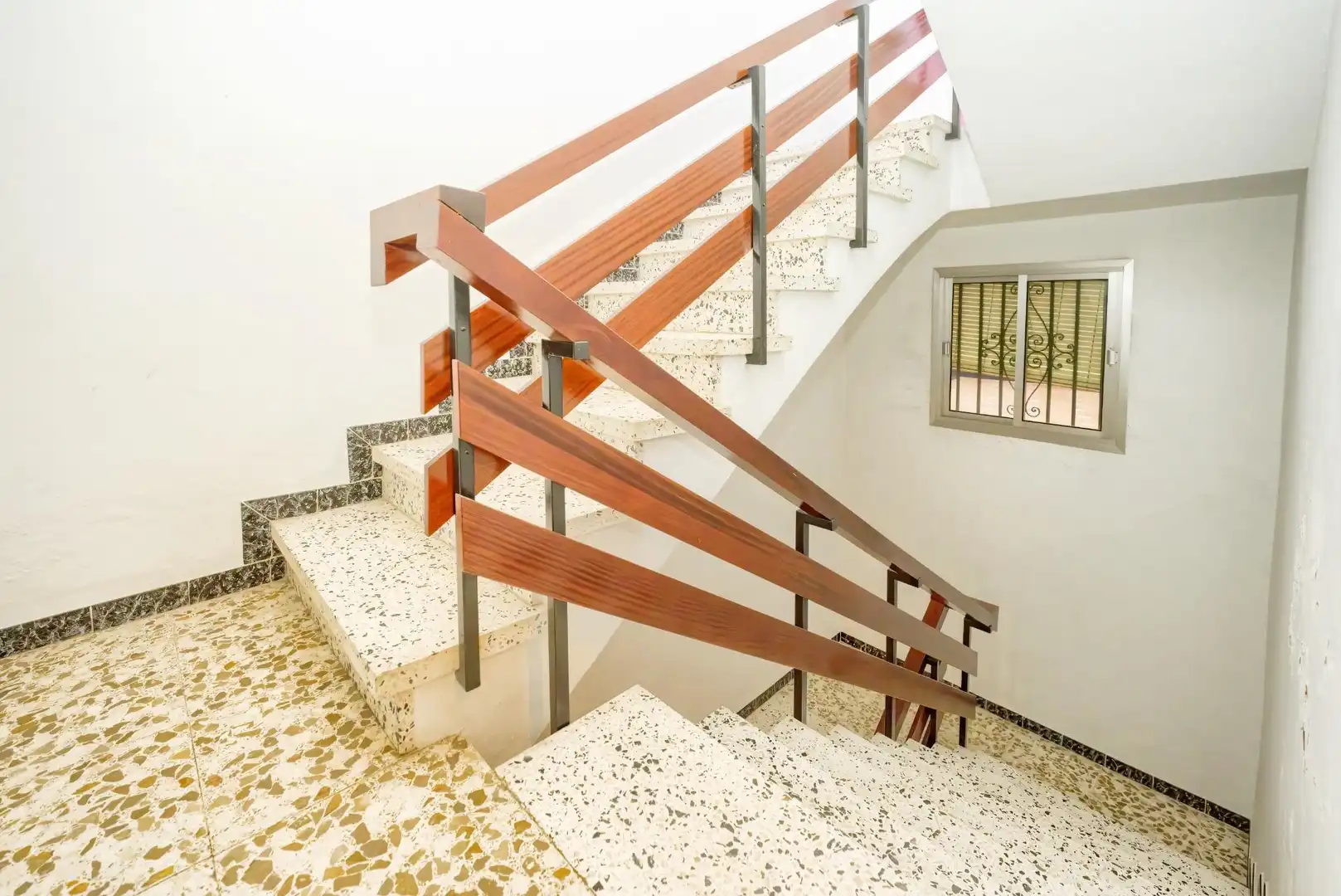 Casa adosada en venta en Sanlúcar la Mayor con Aire acondicionado, Calefacción y Terraza