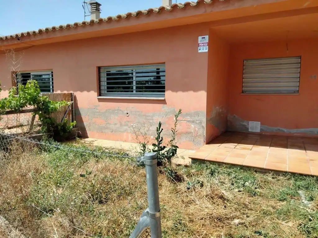 Casa adosada en venta en Carrer Garrigues, 10, Caldes de Malavella