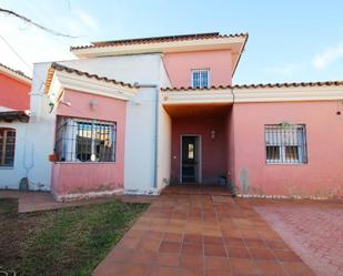 Vista exterior de Casa o xalet en venda en Jerez de la Frontera amb Aire condicionat, Calefacció i Jardí privat