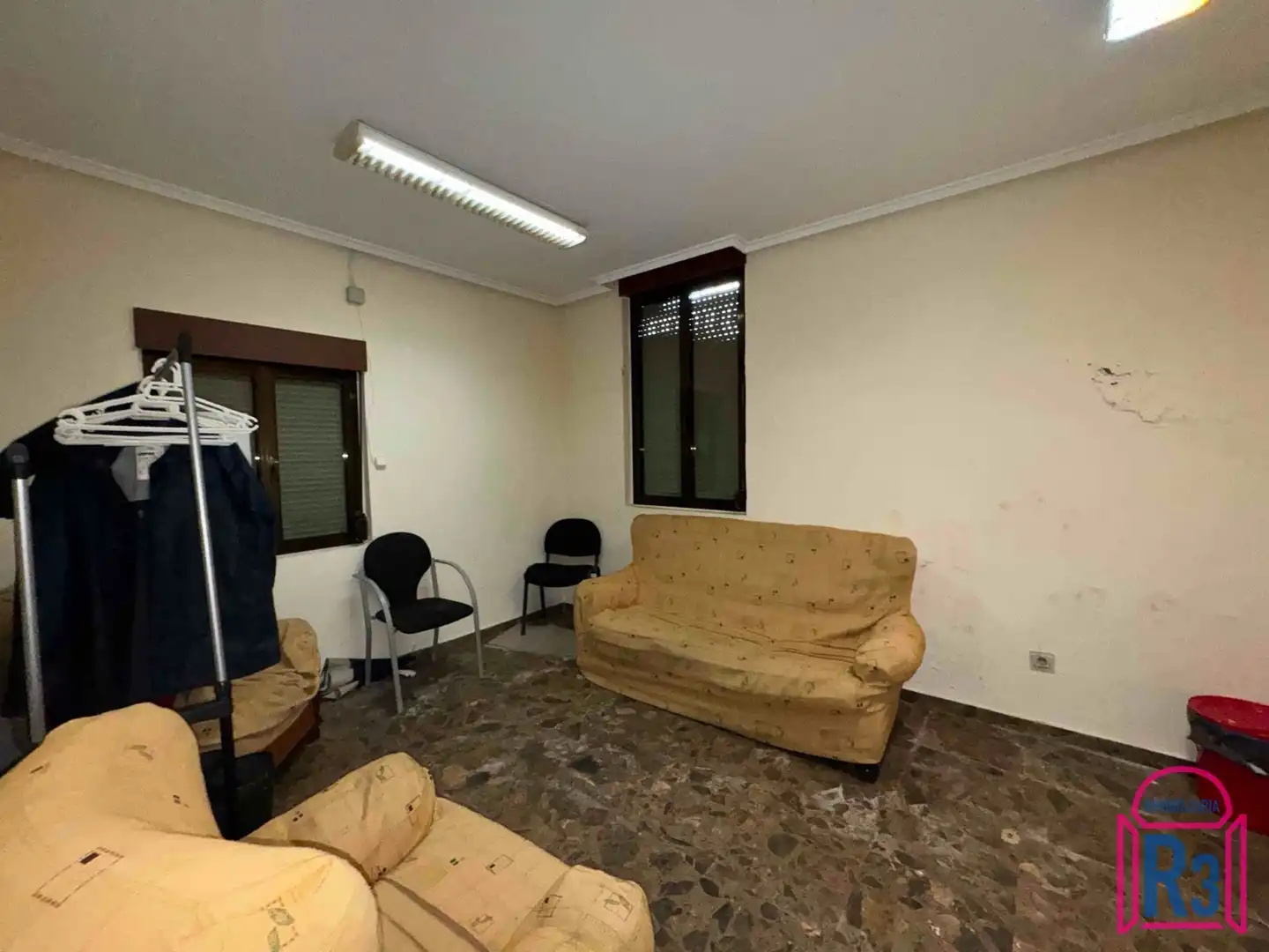Nau industrial en venda en Sariegos amb Calefacció
