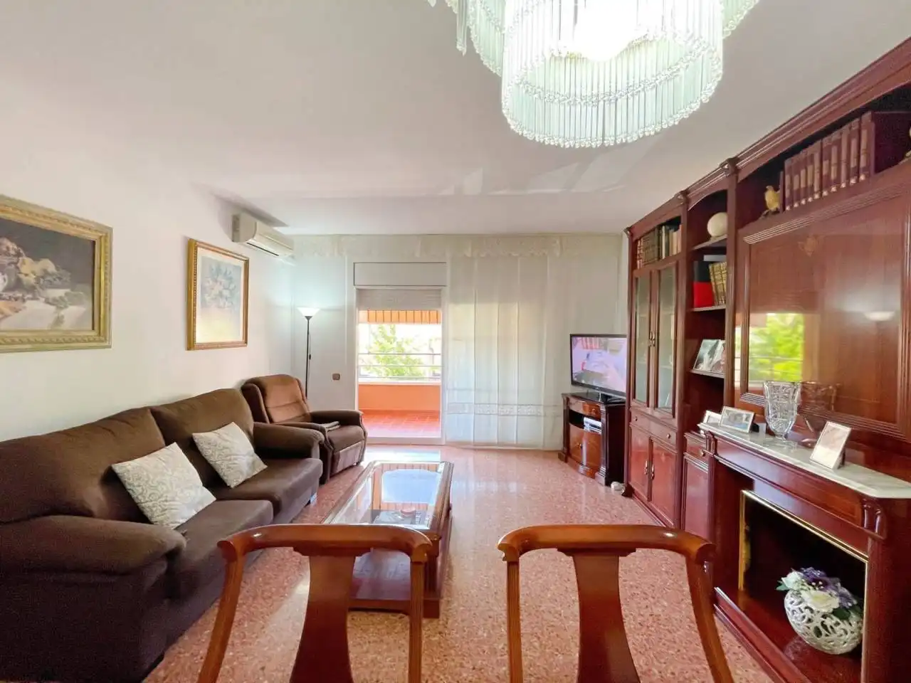 Living room of Flat for sale in Cerdanyola del Vallès  with Heating, Furnished and Balcony
