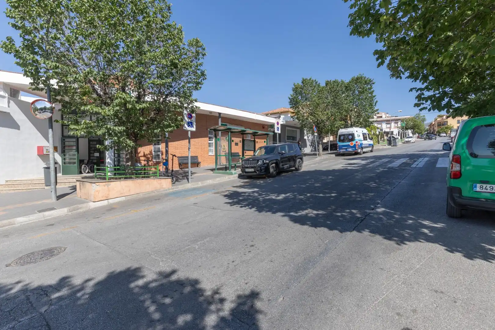 Vista exterior de Casa o xalet en venda en La Zubia amb Terrassa