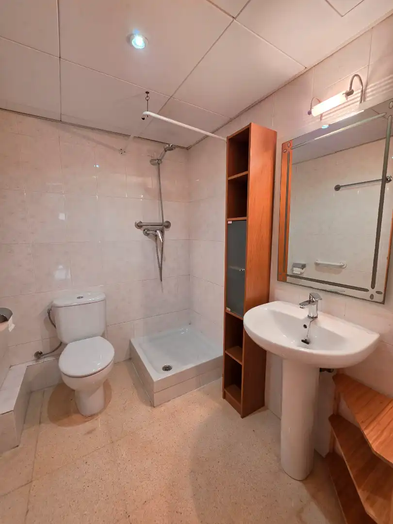 Baño de Piso en venta en Tarragona con Aire acondicionado, Calefacción y Terraza