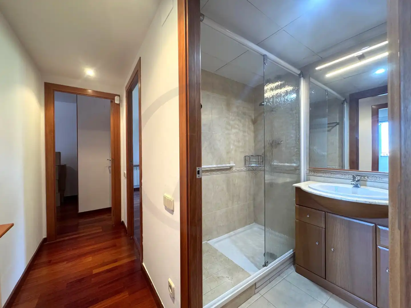 Badezimmer von Wohnung zum Verkauf in Terrassa mit Klimaanlage, Heizung und Parkett