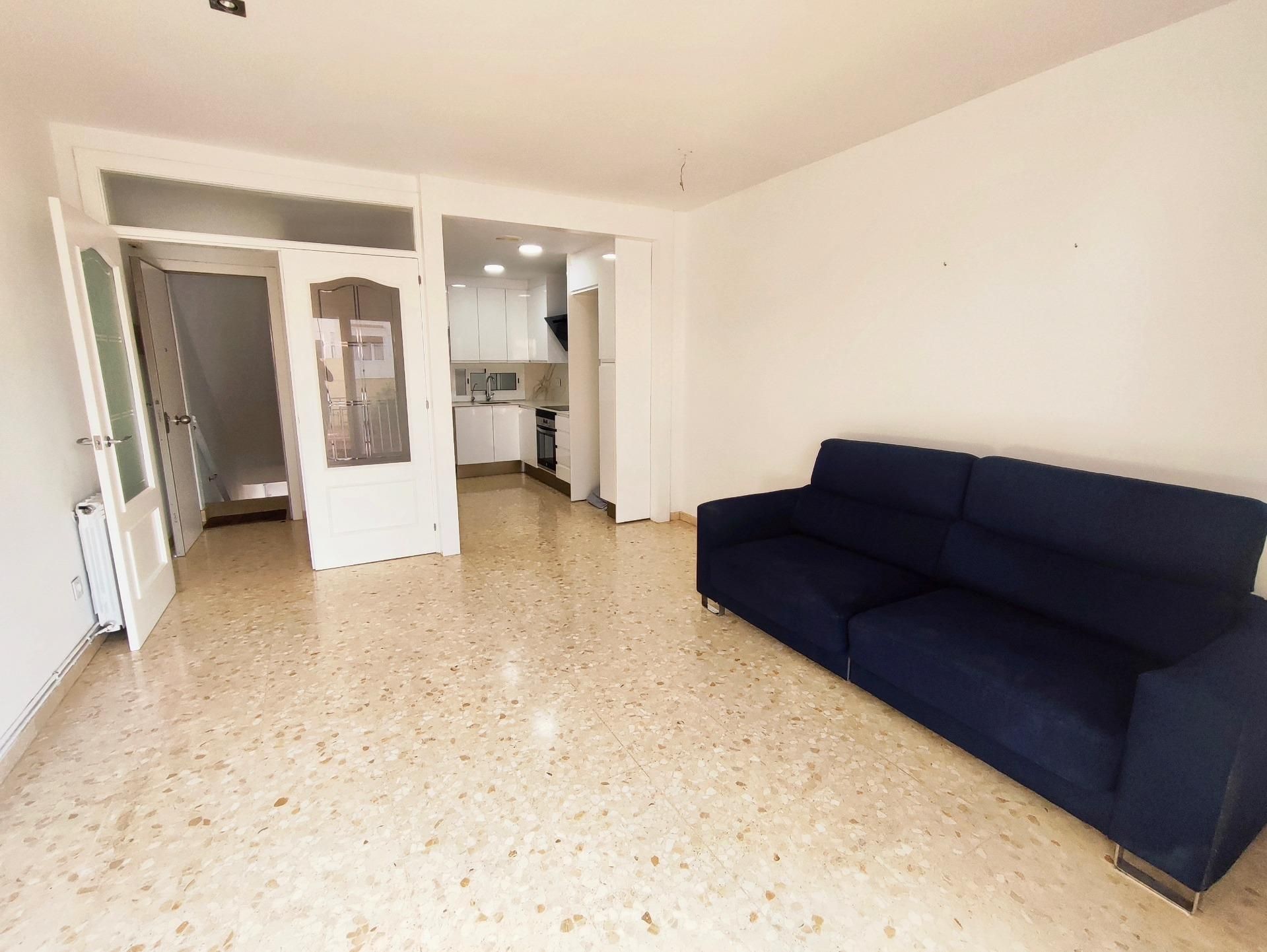 Living room of Flat for sale in Sabadell  with Heating and Balcony