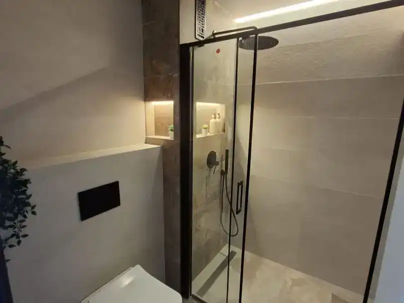 Bathroom of Flat for sale in  Lleida Capital  with Air Conditioner and Balcony