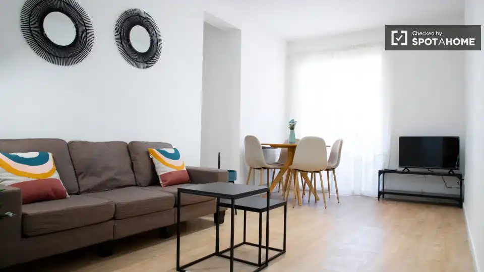 Room in Juan de la Cierva
