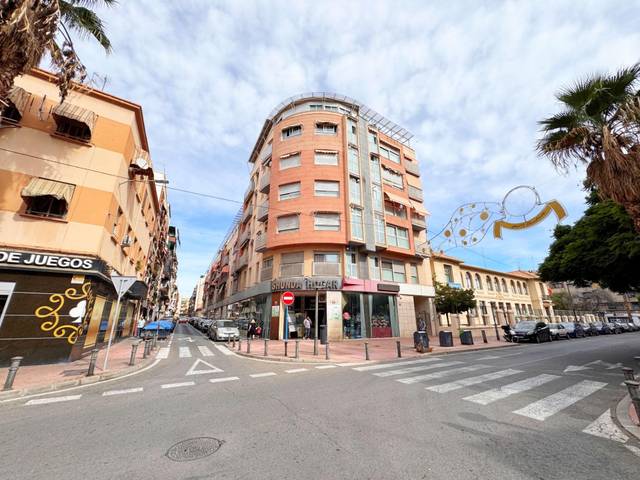 Piso en Venta en Calle PLUS ULTRA en Carolinas Altas