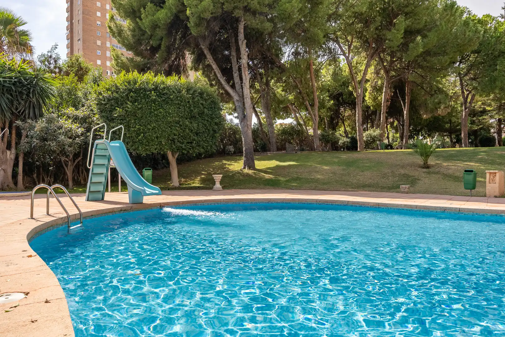 Piscina de Piso en venta en Benidorm con Piscina, Amueblado y Piscina comunitaria