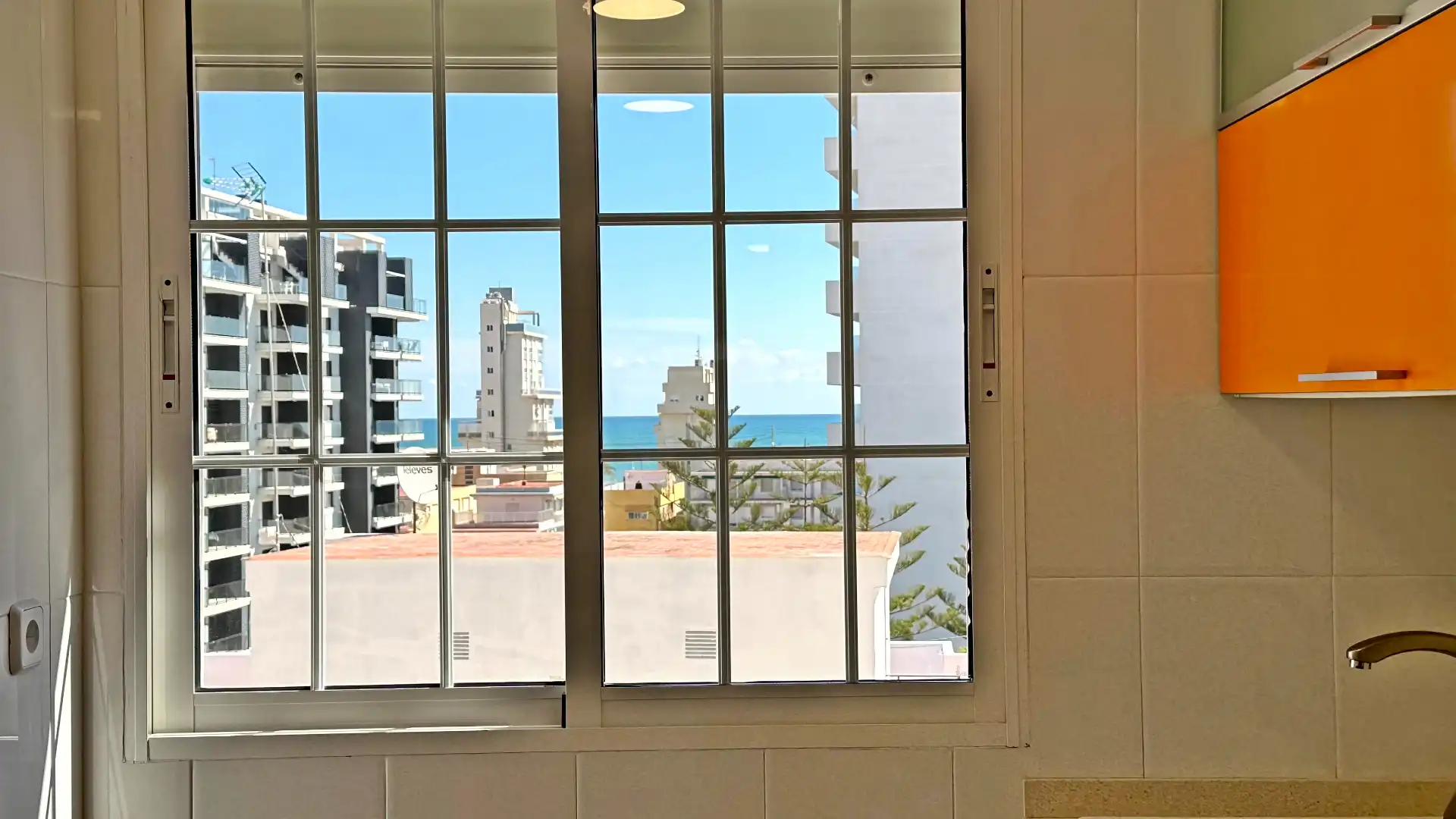Habitación de Apartamento de alquiler en Gandia con Aire acondicionado, Calefacción y Terraza