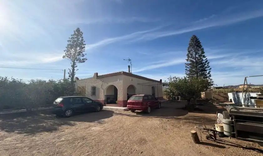 Vista exterior de Casa o xalet en venda en Níjar amb Jardí privat, Terrassa i Piscina