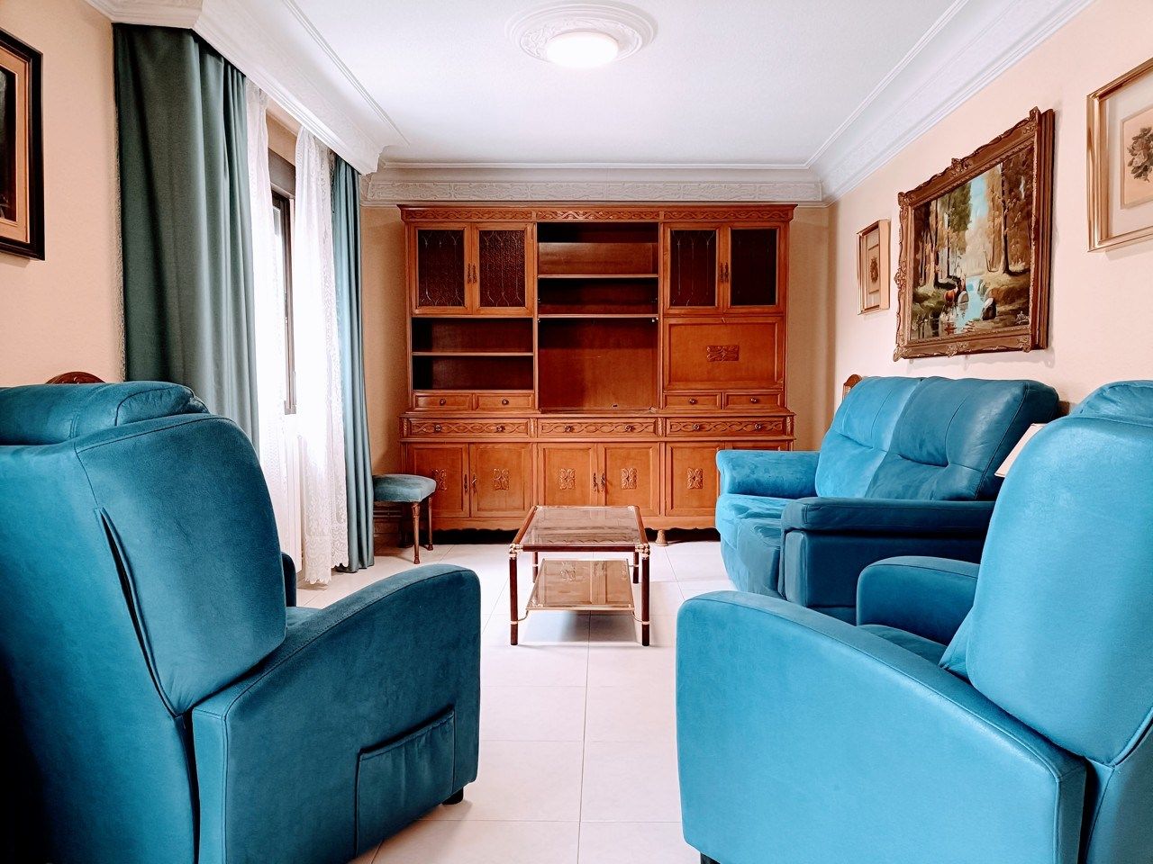 Sala de estar de Piso de alquiler en  Madrid Capital con Calefacción, Amueblado y Horno