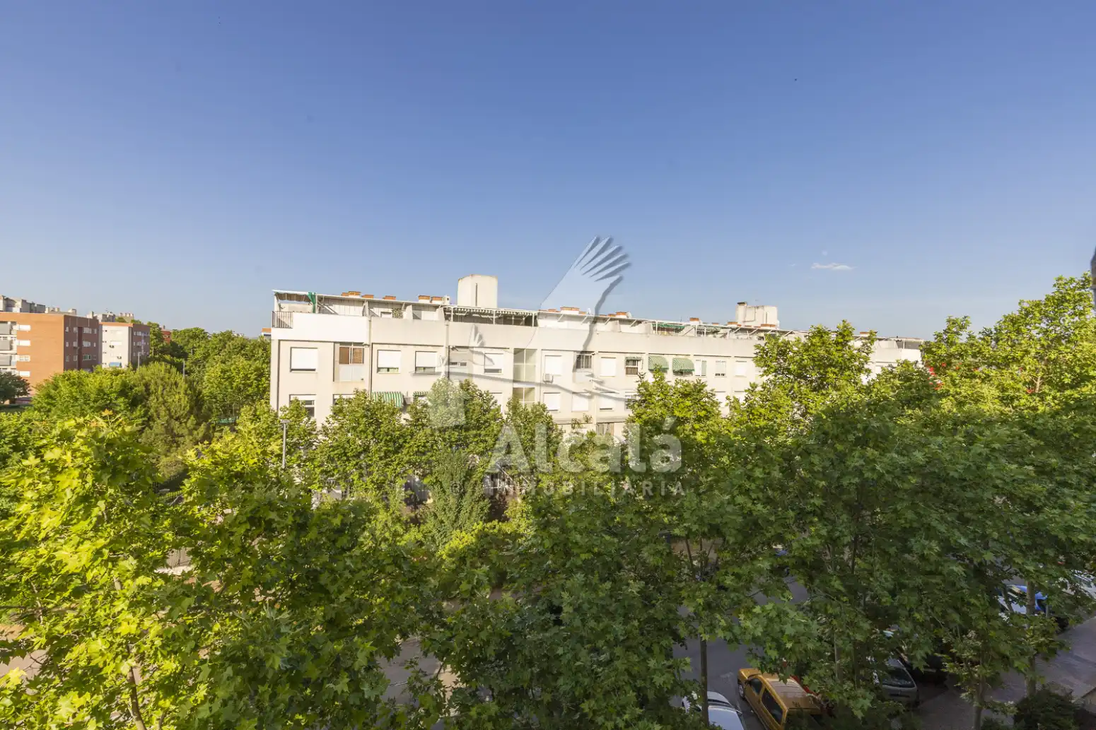 Vista exterior de Piso en venta en Alcalá de Henares con Aire acondicionado, Calefacción y Trastero