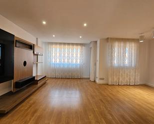 Living room of Flat for sale in  Zaragoza Capital  with Air Conditioner, Terrace and Balcony