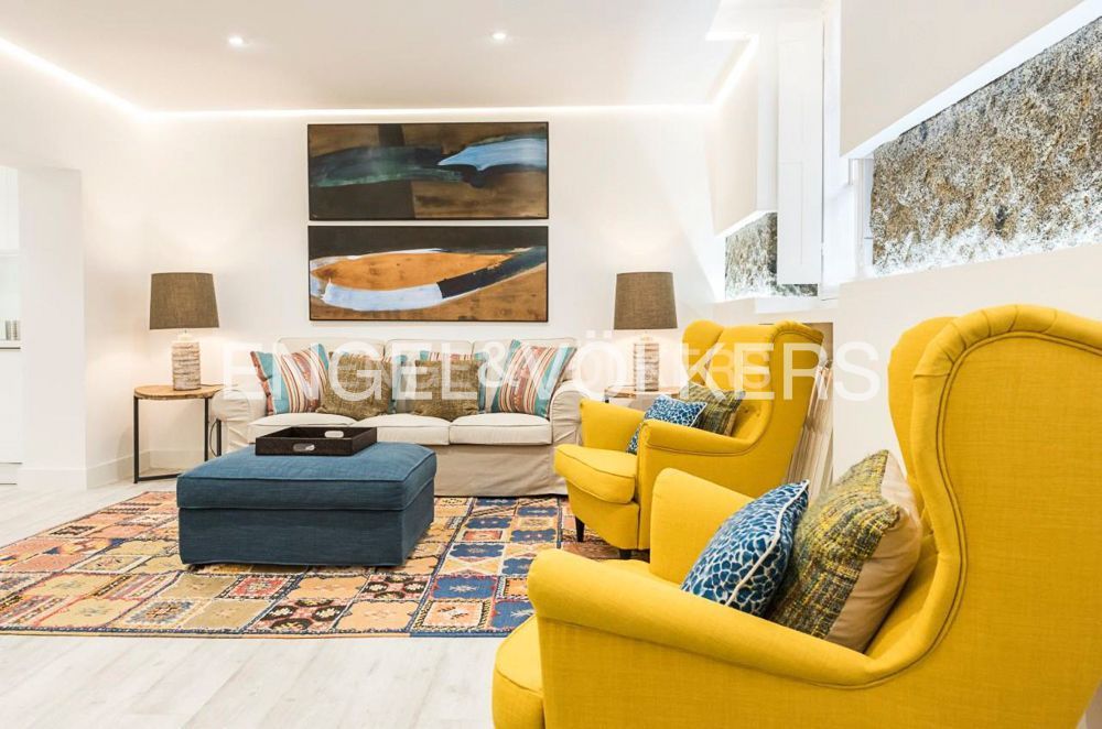 Sala d'estar de Pis en venda en  Madrid Capital amb Aire condicionat, Calefacció i Moblat