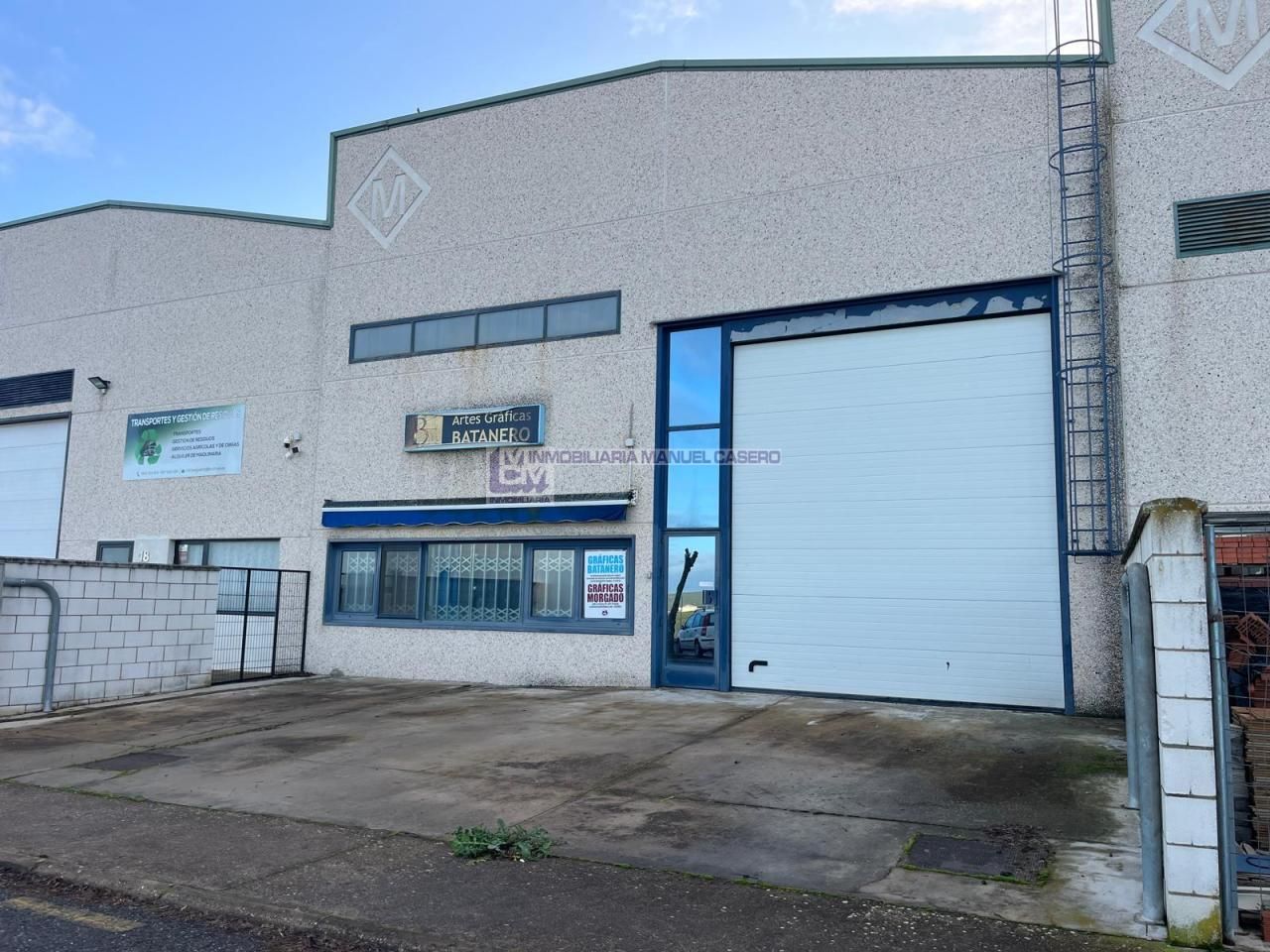 Vista exterior de Nave industrial en venta en Cáceres Capital