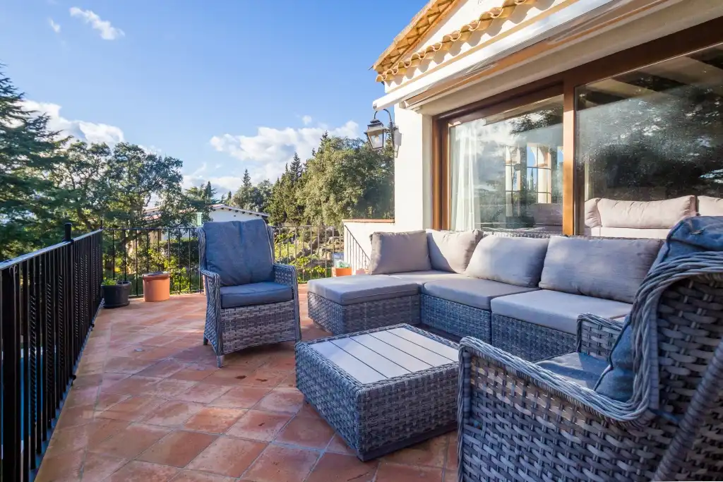 Terrasse von Haus oder Chalet zum Verkauf in Castell d'Aro, Platja d'Aro i s'Agaró mit Klimaanlage, Heizung und Privatgarten