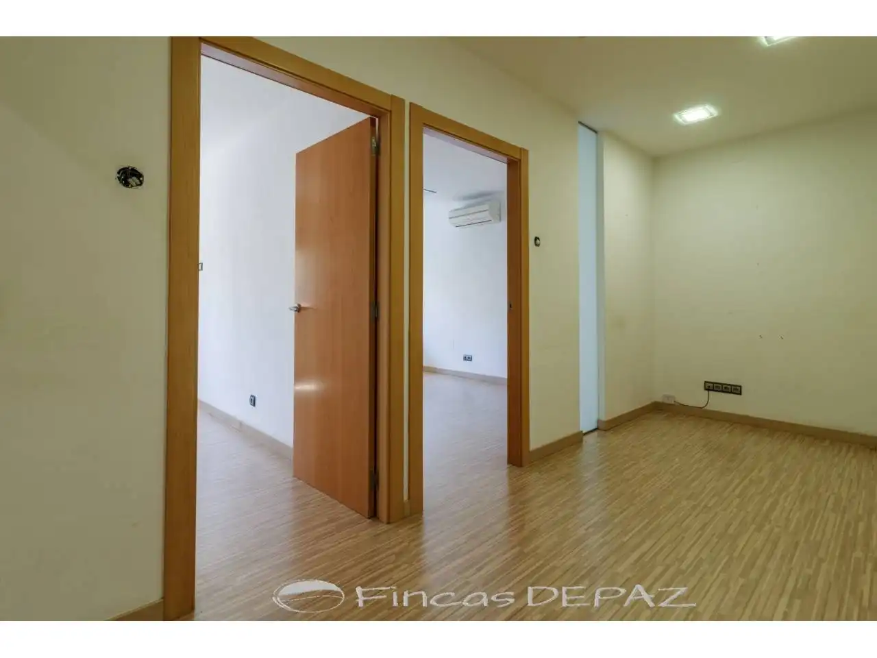 Oficina de lloguer en Castelldefels amb Alarma
