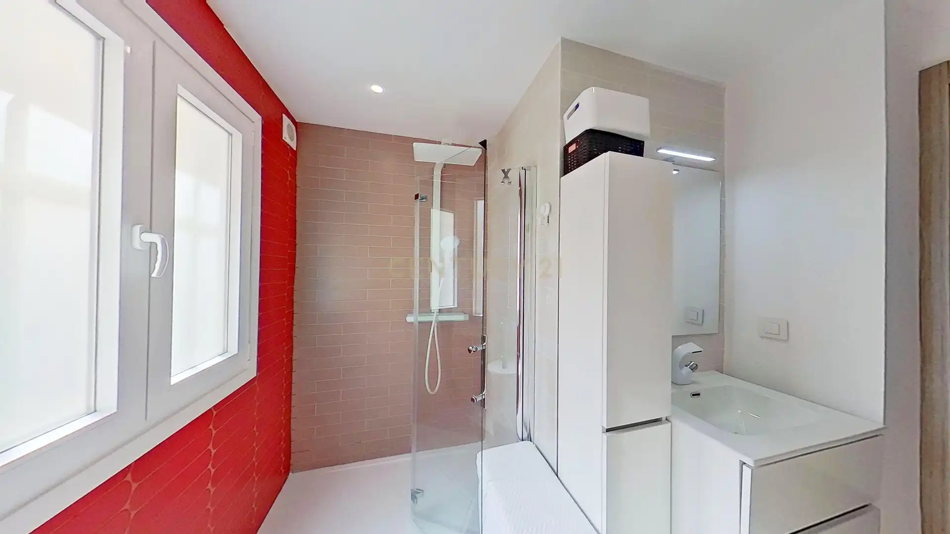 Bathroom of Flat for sale in Málaga  with Air Conditioner, Washing machine and Balcony