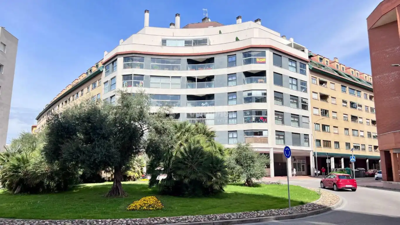 Exterior view of Flat for sale in Alcalá de Henares  with Air Conditioner, Heating and Terrace