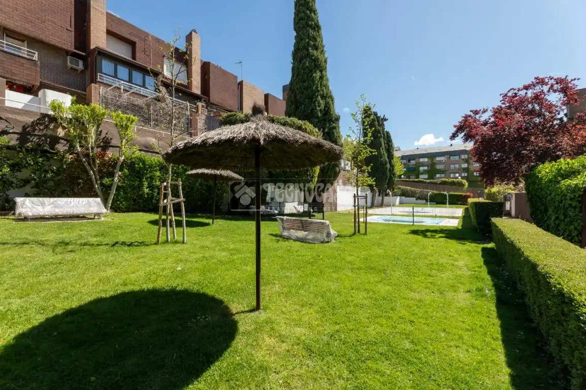 Jardín de Casa adosada en venta en Las Rozas de Madrid con Aire acondicionado, Calefacción y Terraza
