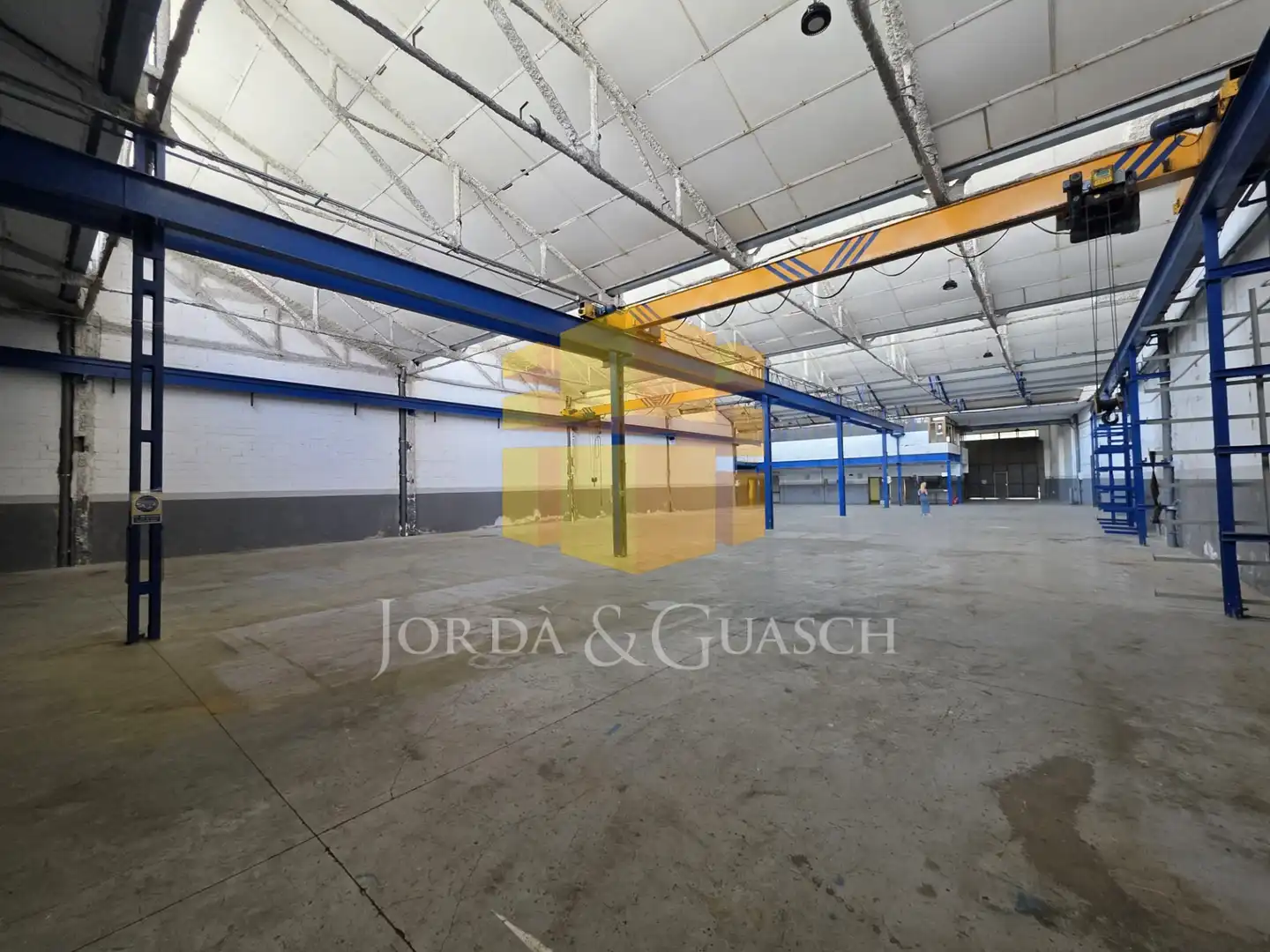 Industrial building to rent in Carrer de Lepanto 19