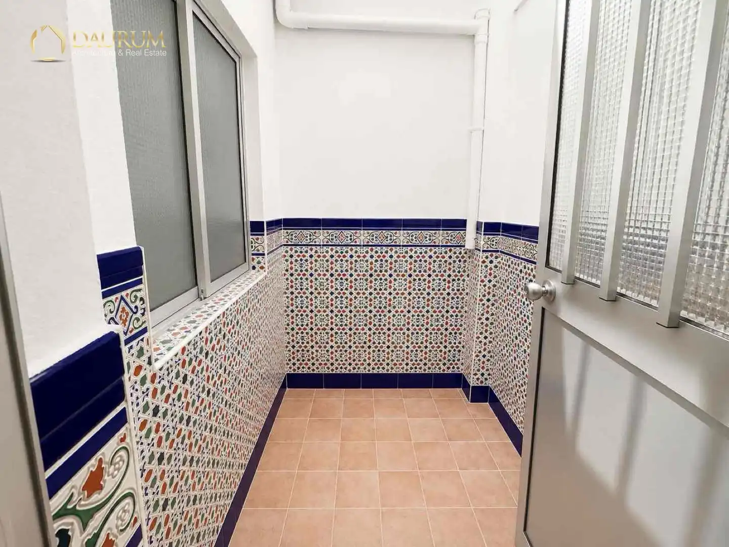 Bany de Casa o xalet en venda en Dos Hermanas amb Aire condicionat, Traster i Moblat