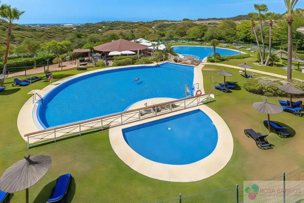 Piscina de Apartamento en venta en Benahavís con Aire acondicionado, Terraza y Amueblado