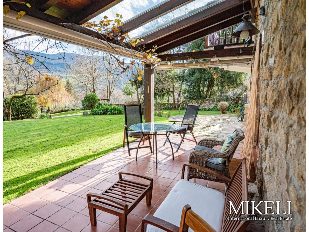 Terrassa de Casa o xalet en venda en Corvera de Toranzo amb Calefacció, Jardí privat i Terrassa