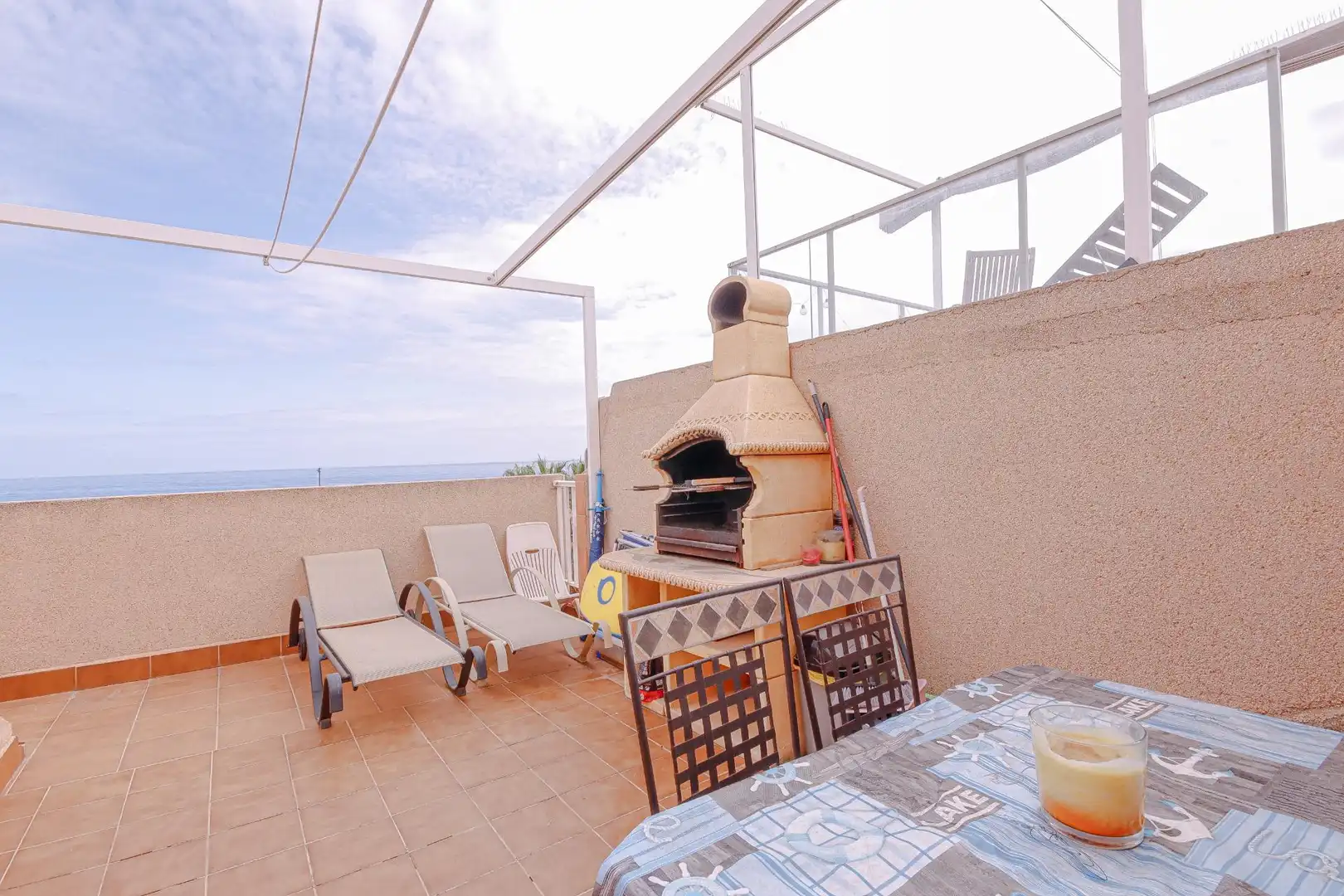 Terrassa de Apartament de lloguer en Torrevieja amb Aire condicionat, Jardí privat i Terrassa